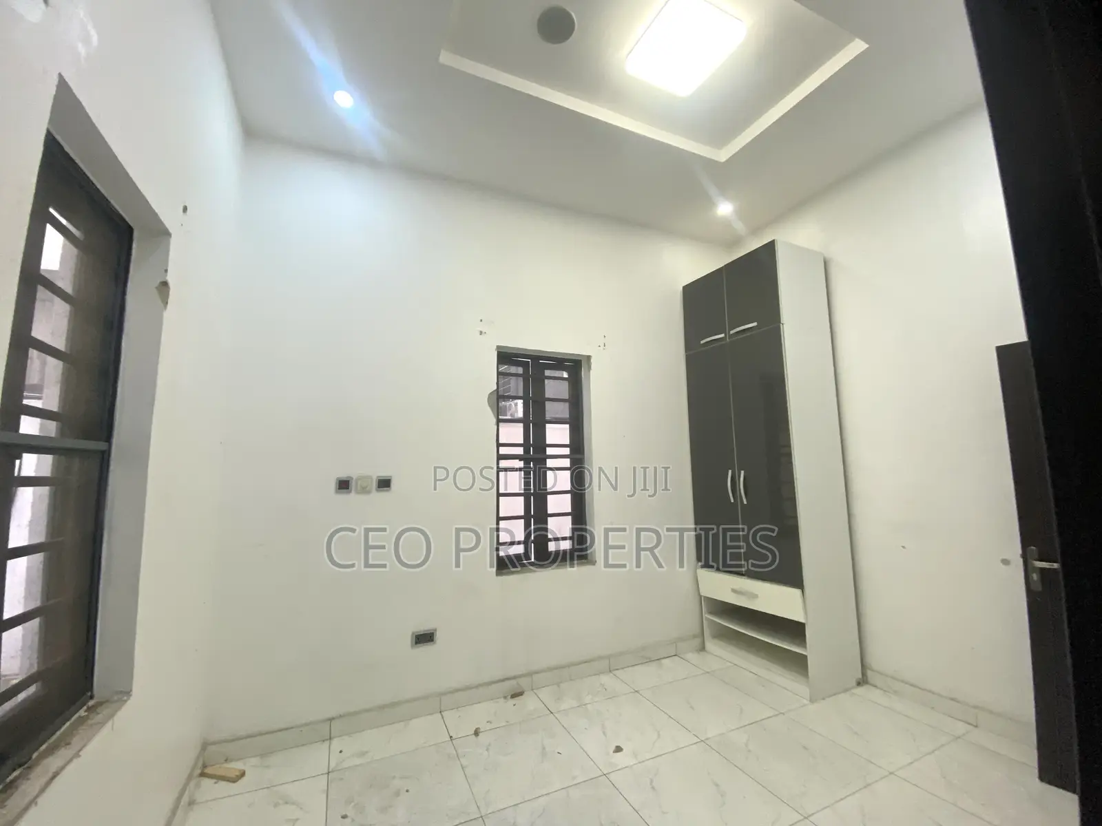 4bdrm Duplex in Chevron for rent