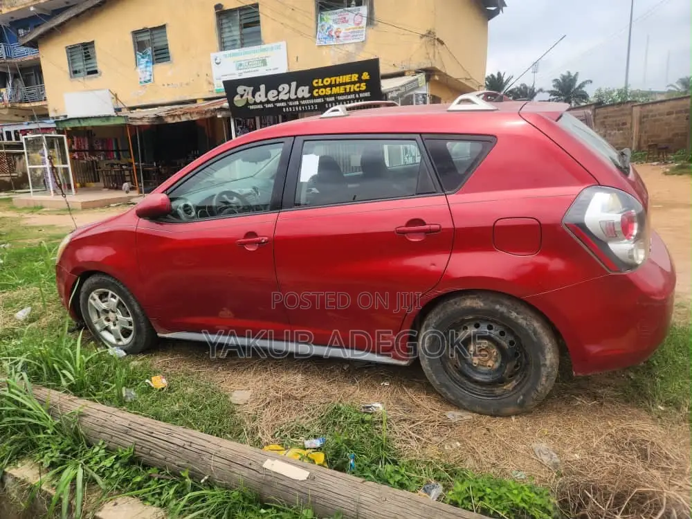Pontiac Vibe 2010 Burgundy