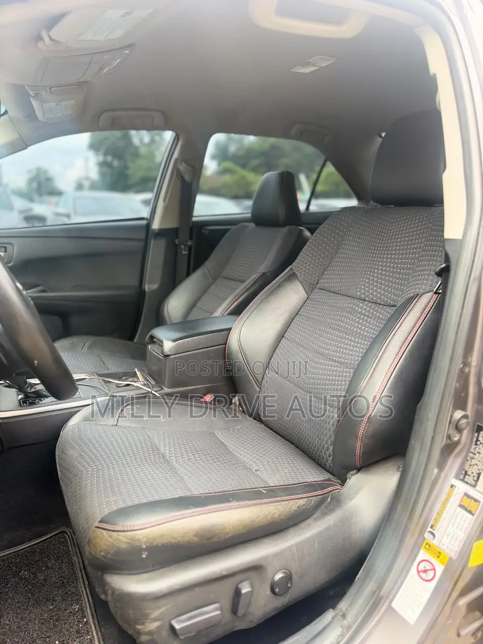 Toyota Camry SE 4dr Sedan (2.5L 4cyl 6A) 2015 Gray