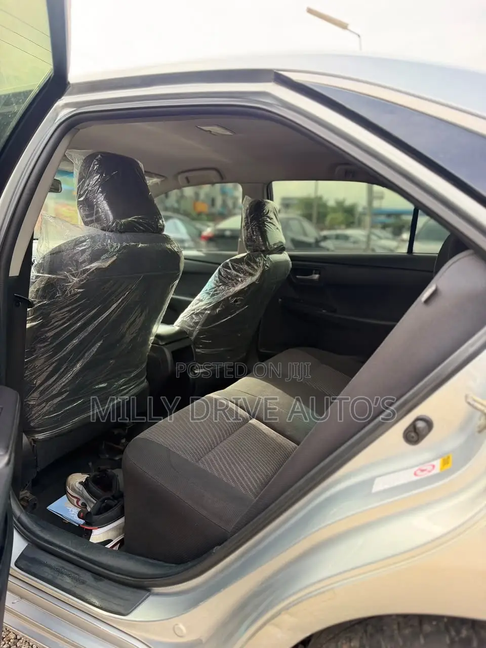 Toyota Camry LE 4dr Sedan (2.5L 4cyl 6A) 2015