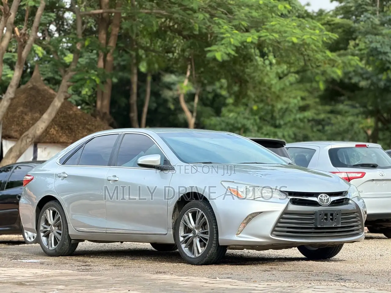 Toyota Camry LE 4dr Sedan (2.5L 4cyl 6A) 2015