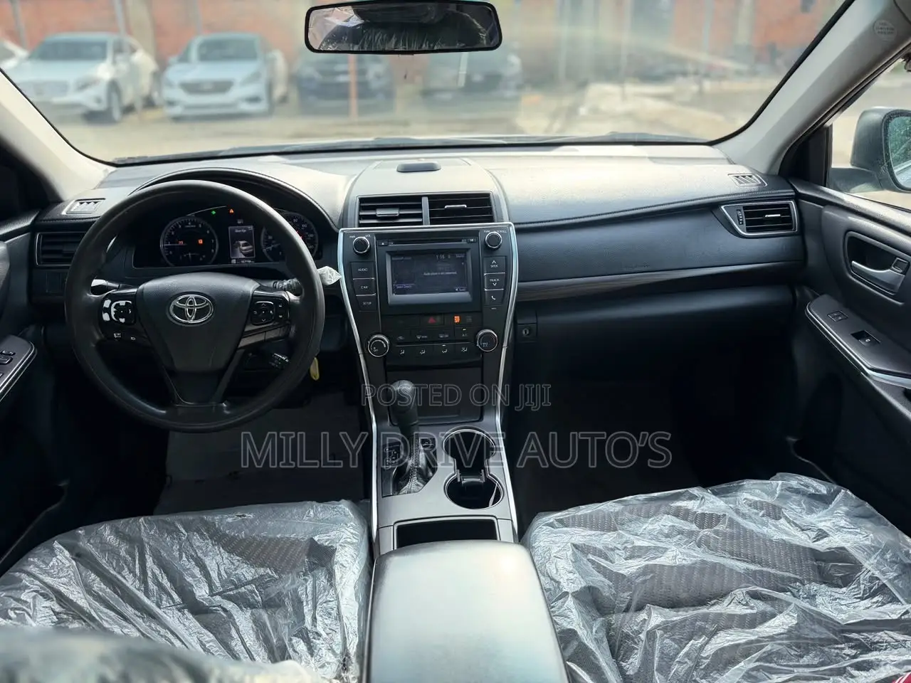 Toyota Camry LE 4dr Sedan (2.5L 4cyl 6A) 2015