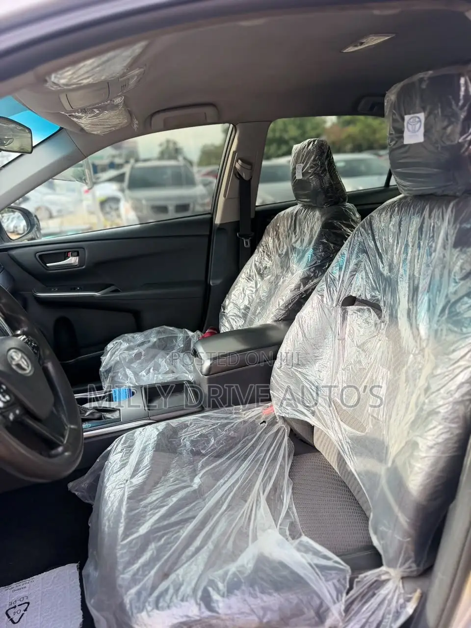 Toyota Camry LE 4dr Sedan (2.5L 4cyl 6A) 2015