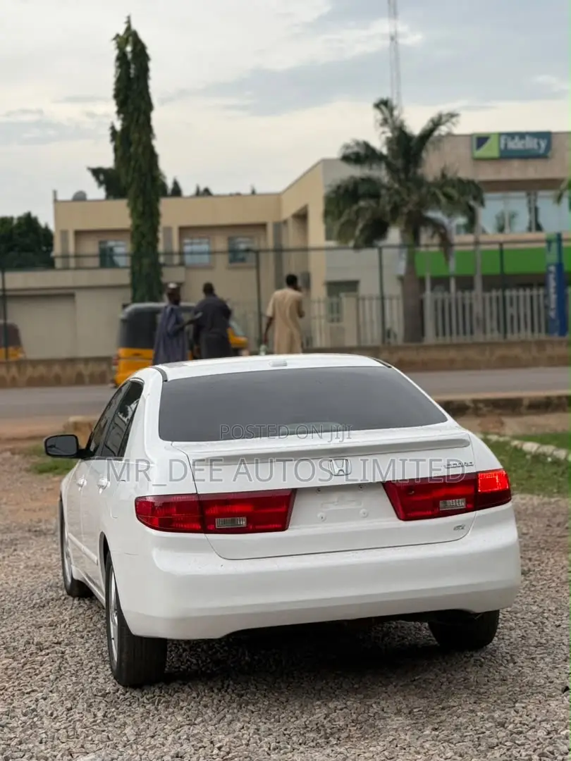 Honda Accord 2004 White