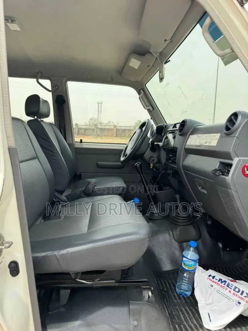 Toyota Land Cruiser 2020 Yellow