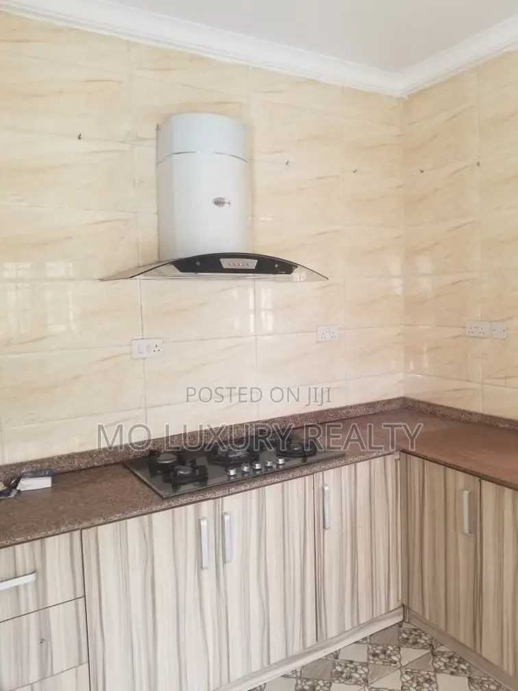 4bdrm Duplex in Lekki Phase 1 for rent
