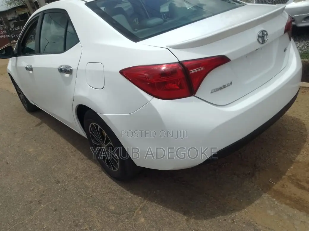 Toyota Corolla 2015 White