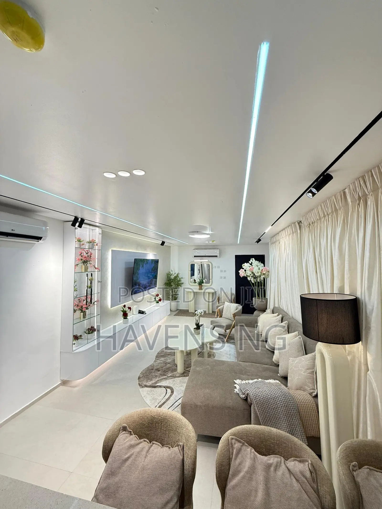 Luxury 1-Bedroom Waterfront Apartment