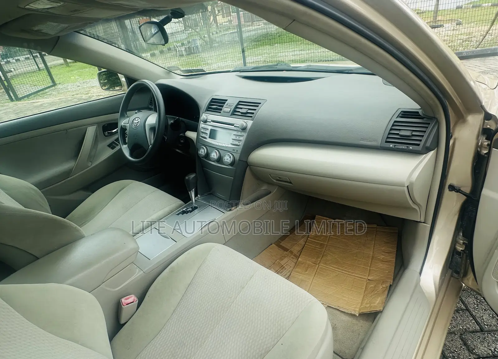 Toyota Camry LE 4dr Sedan (2.4L 4cyl 5A) 2009 Gold