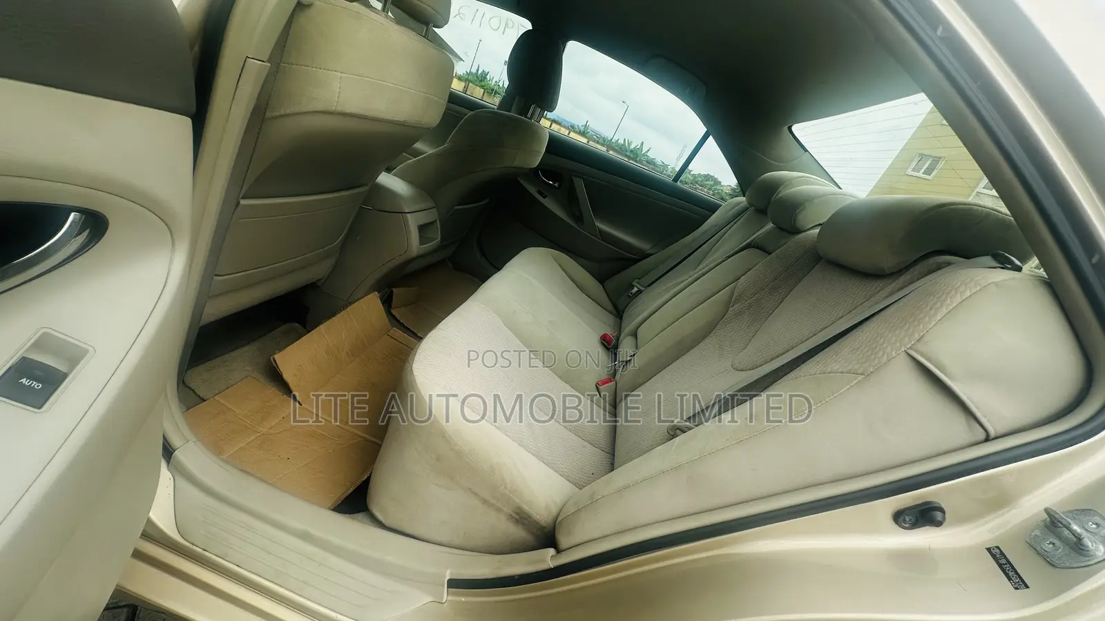 Toyota Camry LE 4dr Sedan (2.4L 4cyl 5A) 2009 Gold