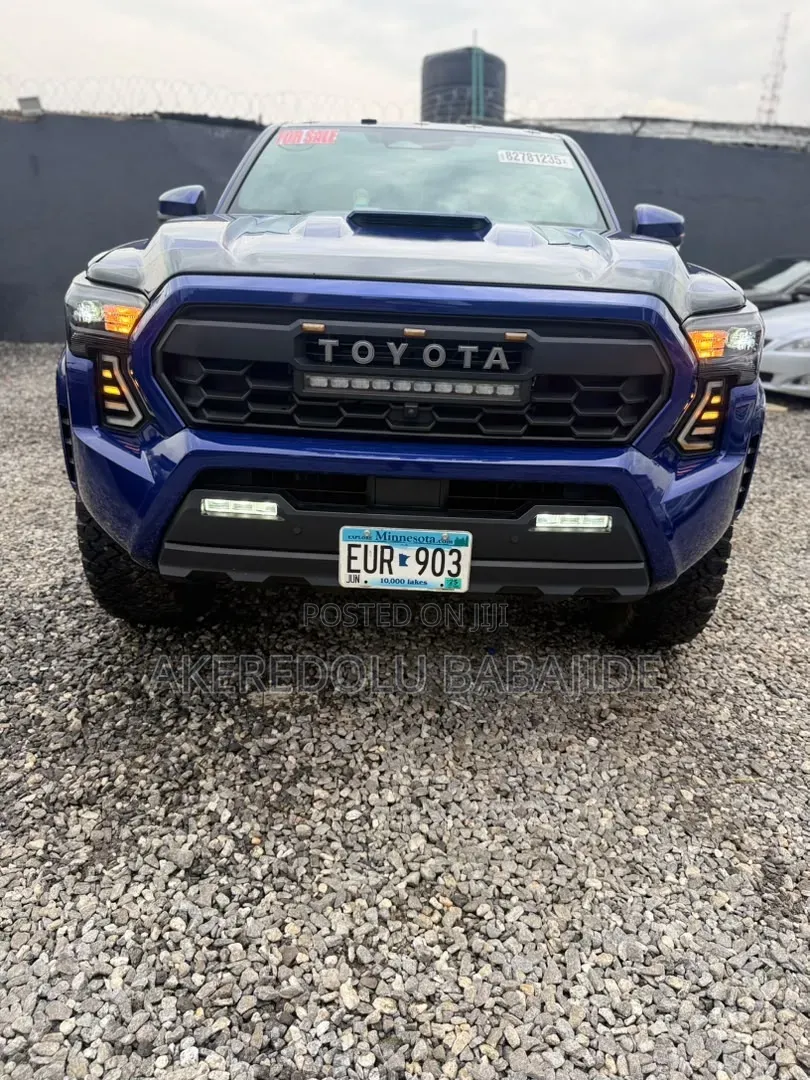 Toyota Tacoma 2025 Blue