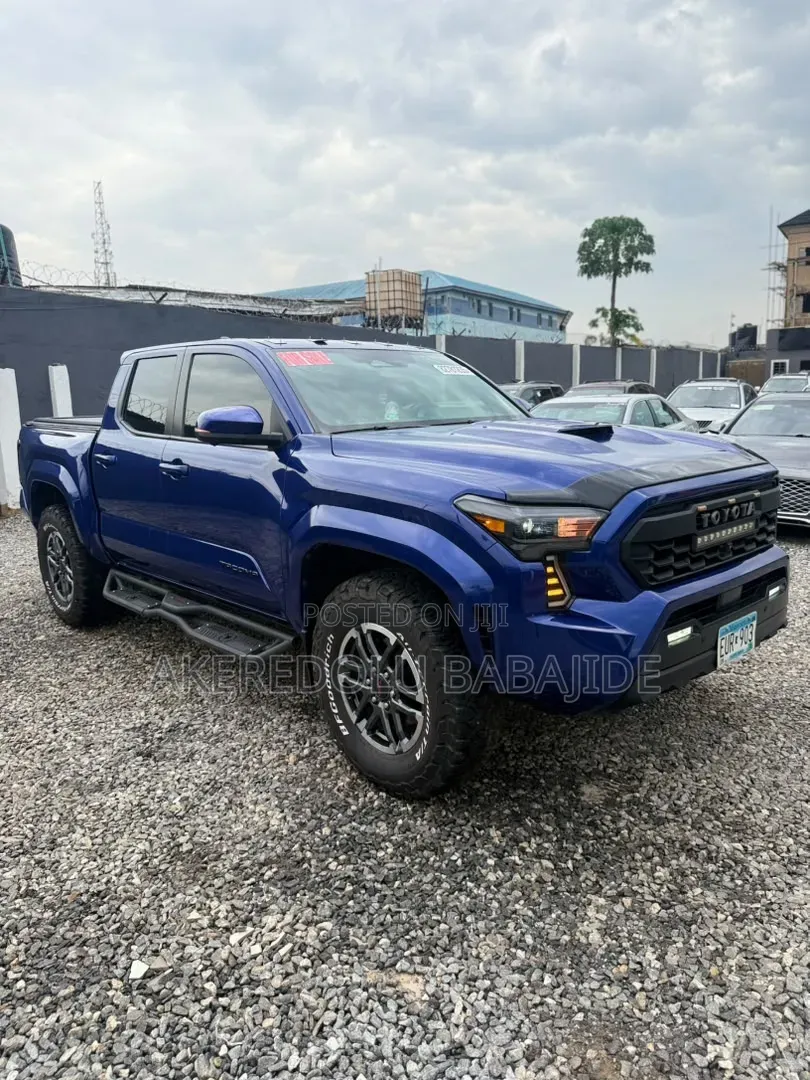 Toyota Tacoma 2025 Blue