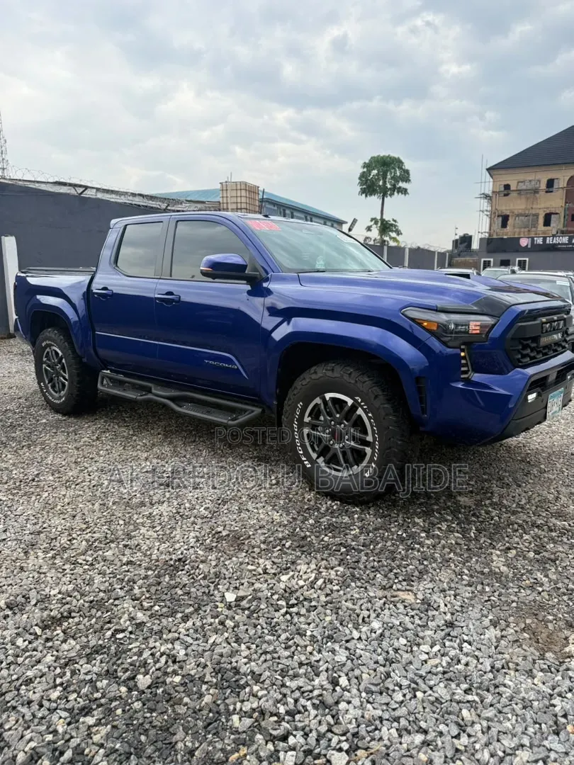 Toyota Tacoma 2025 Blue