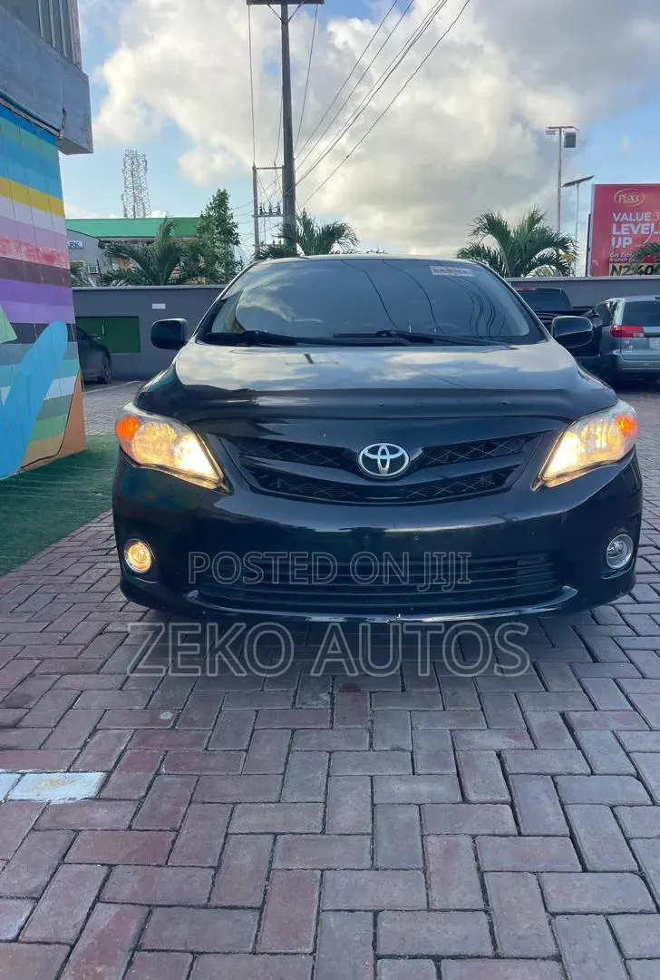 Toyota Corolla LE 4dr Sedan (1.8L 4cyl 4A) 2011 Black
