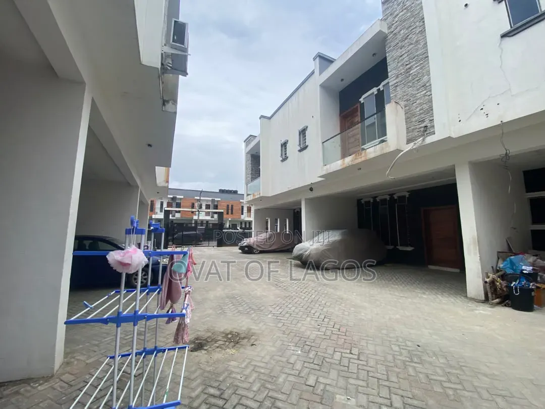 4bdrm Duplex in Ikota for rent