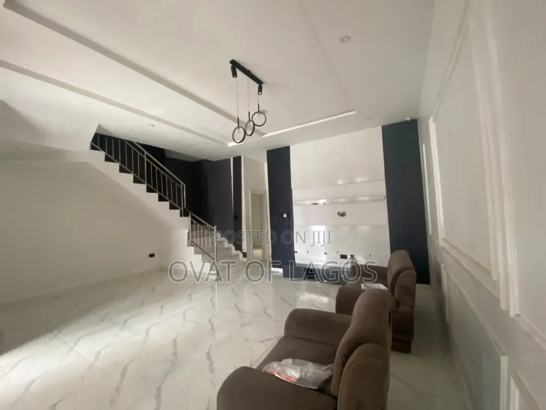 4bdrm Duplex in Ikota for rent