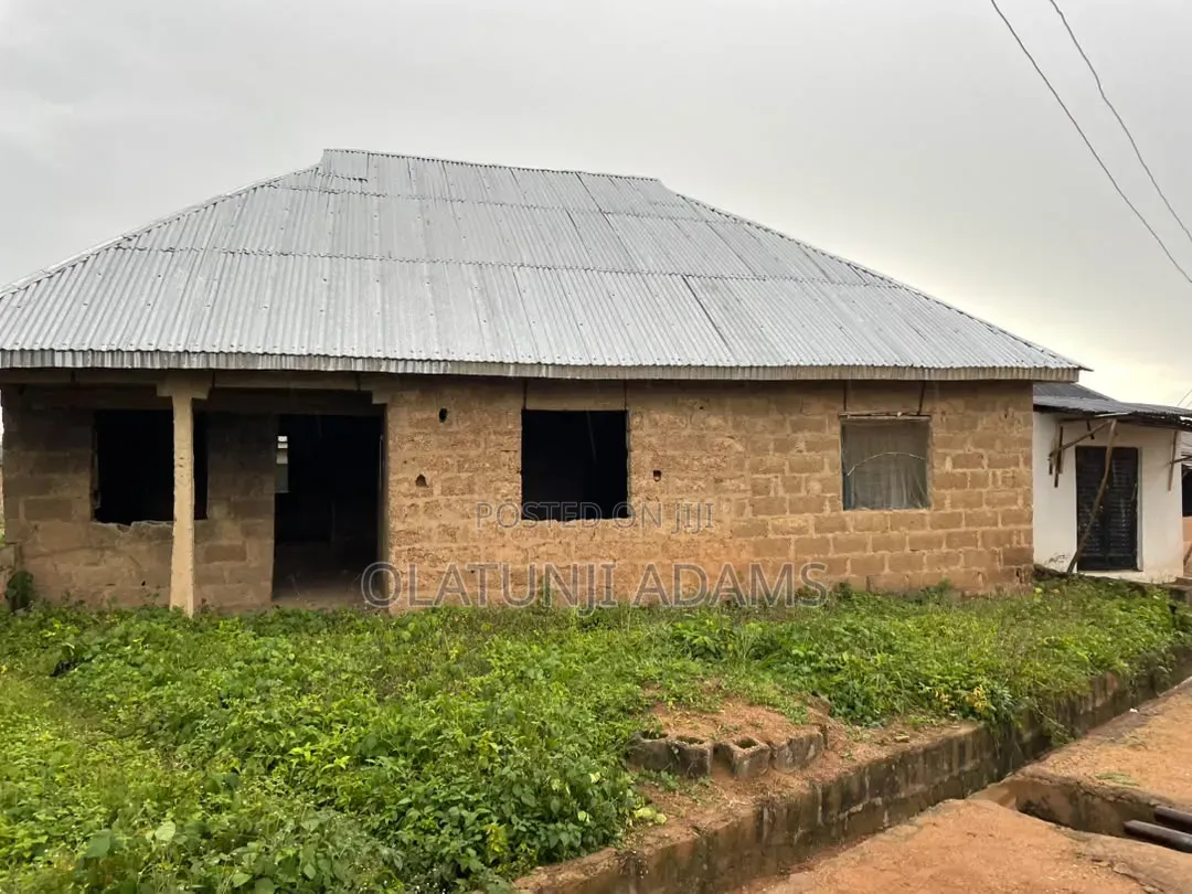 4bdrm Bungalow in Goshen, Osogbo for sale