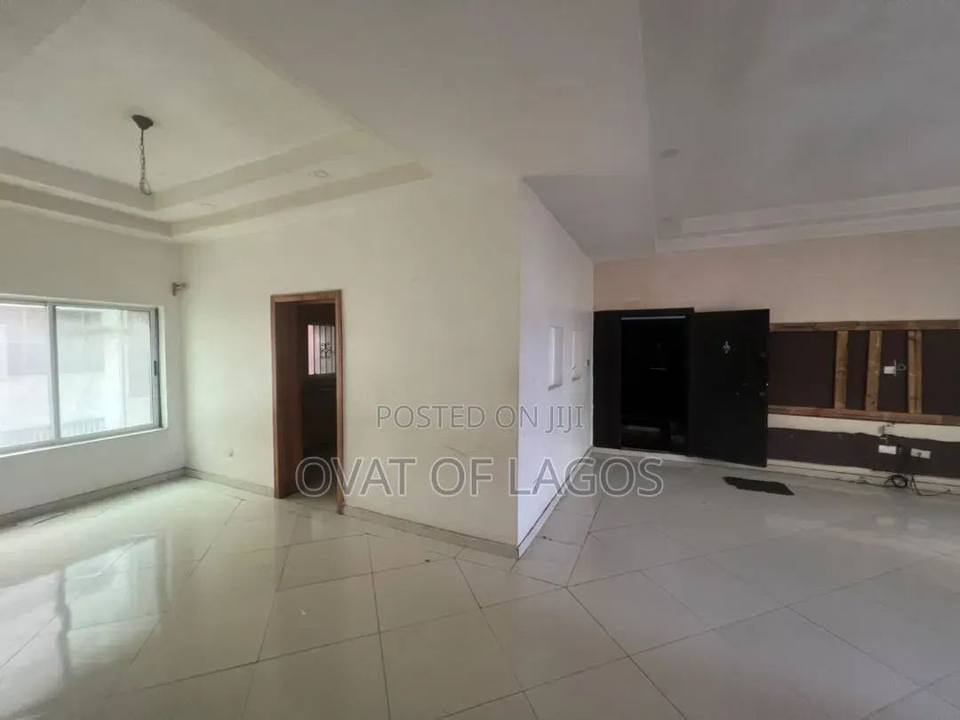 3bdrm Apartment in Ikate for rent