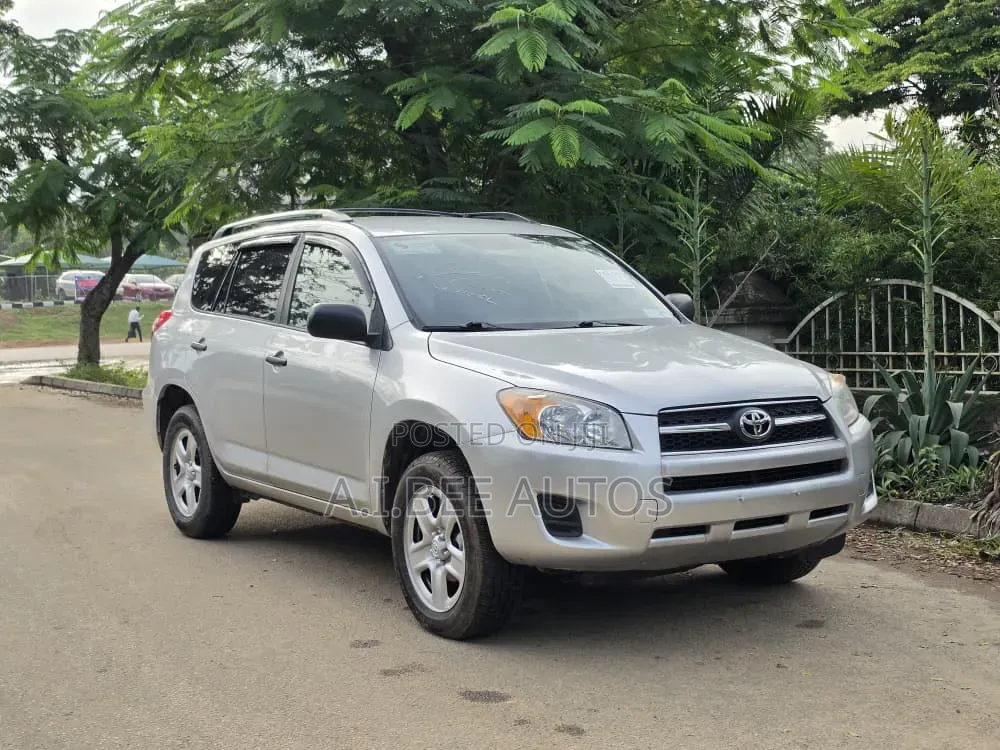 Toyota RAV4 2010 Silver