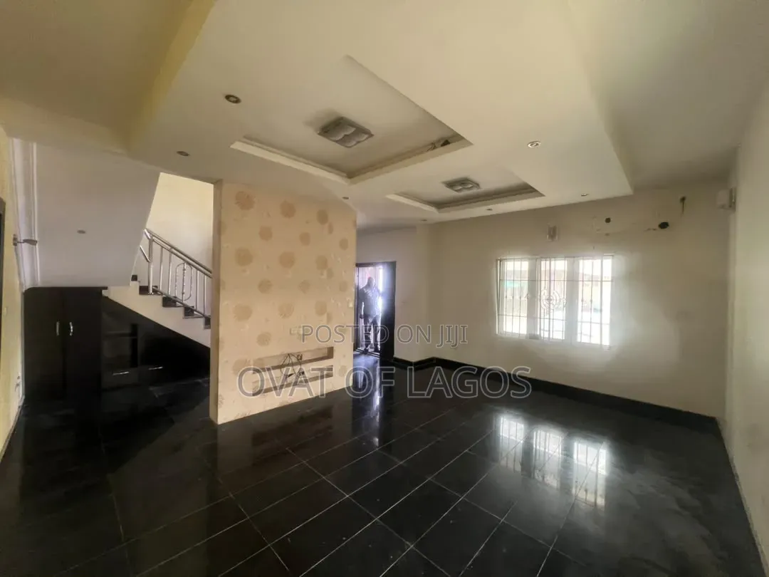 4bdrm Duplex in Ikate for rent