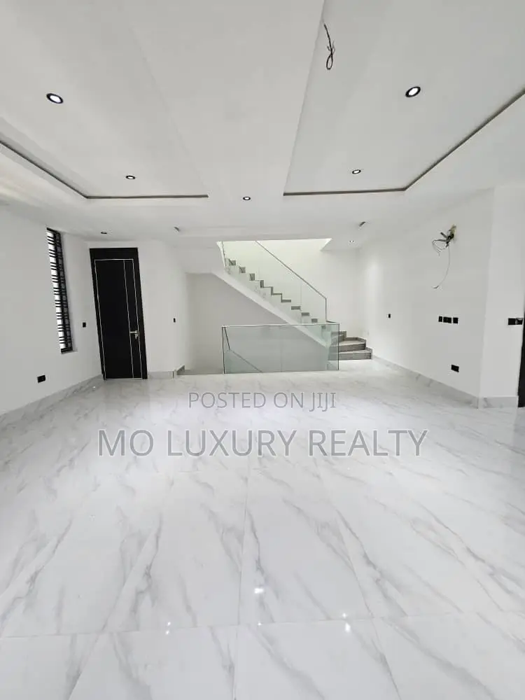 4bdrm Townhouse / Terrace in Ikoyi for rent