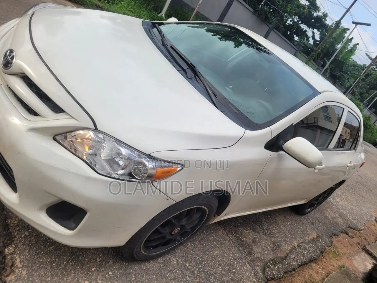 Toyota Corolla LE 4dr Sedan (1.8L 4cyl 4A) 2011 White