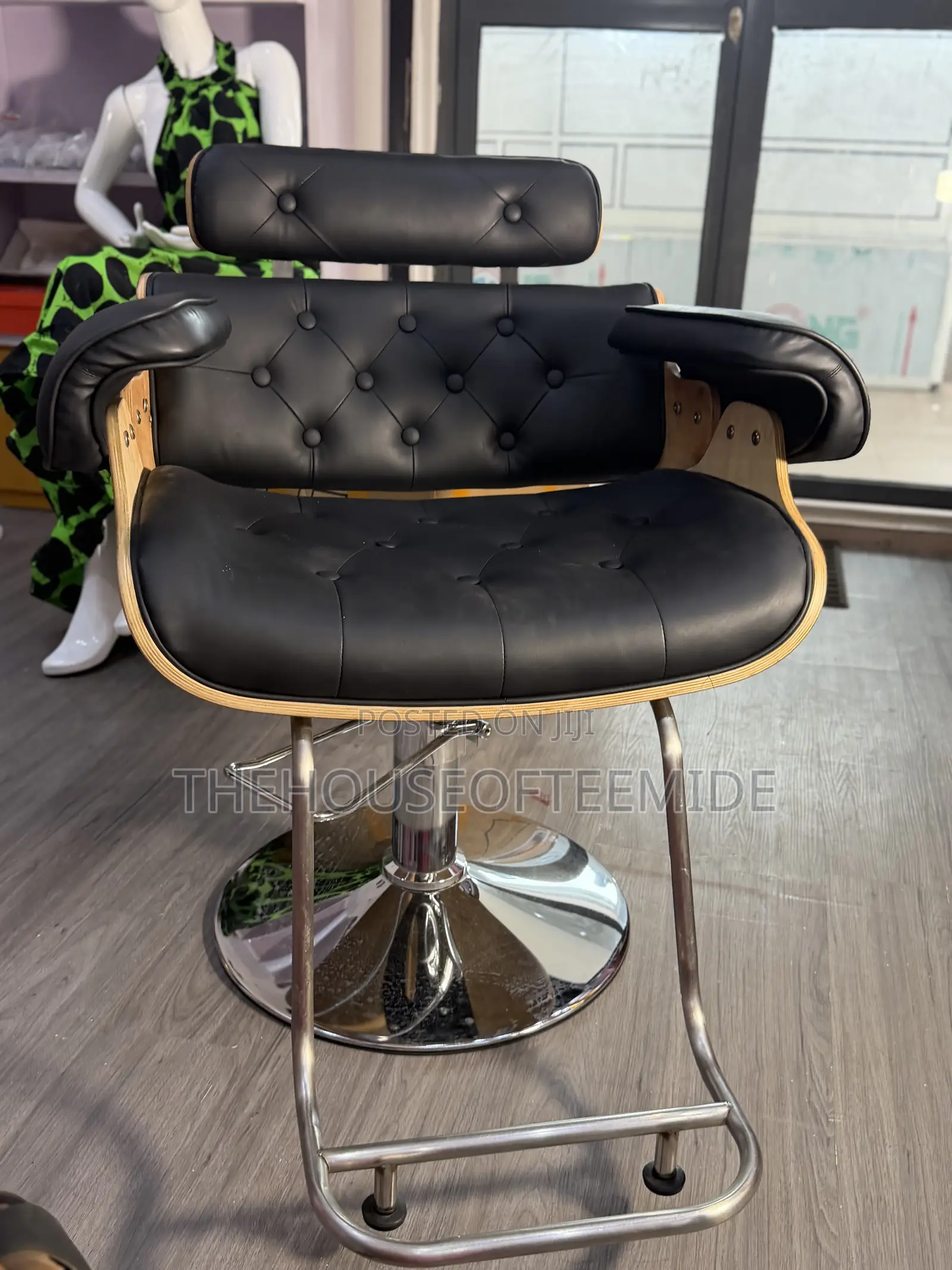 360 Vintage Salon Chair New Design