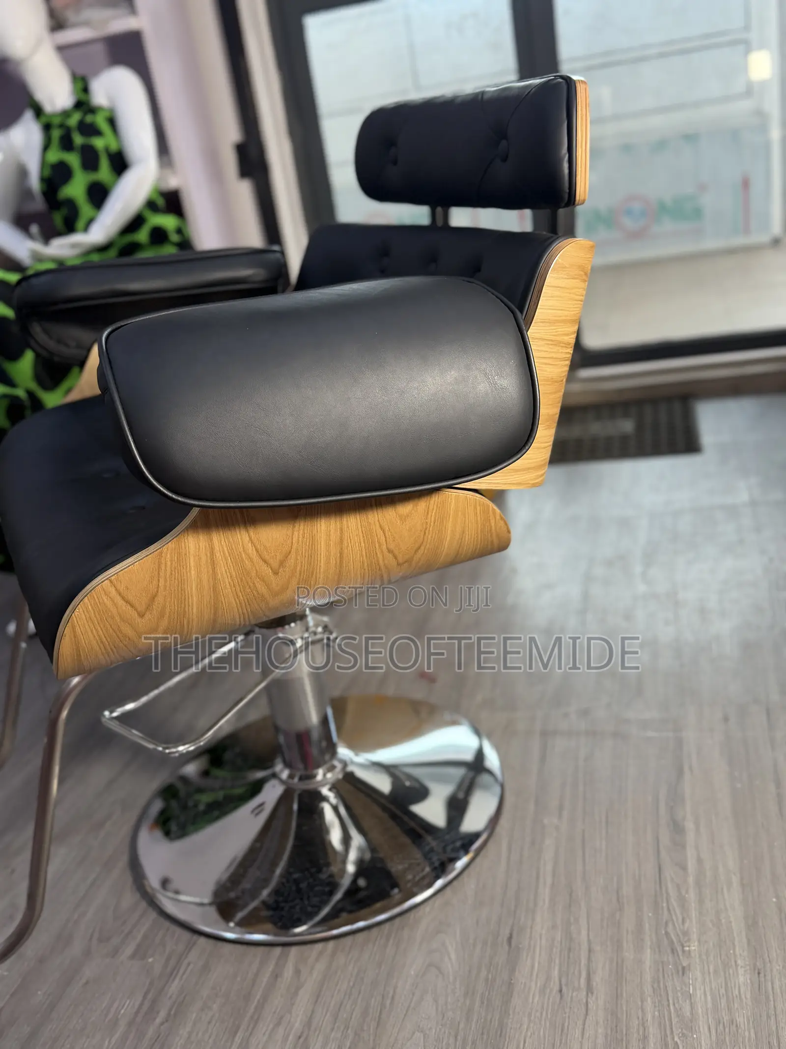 360 Vintage Salon Chair New Design