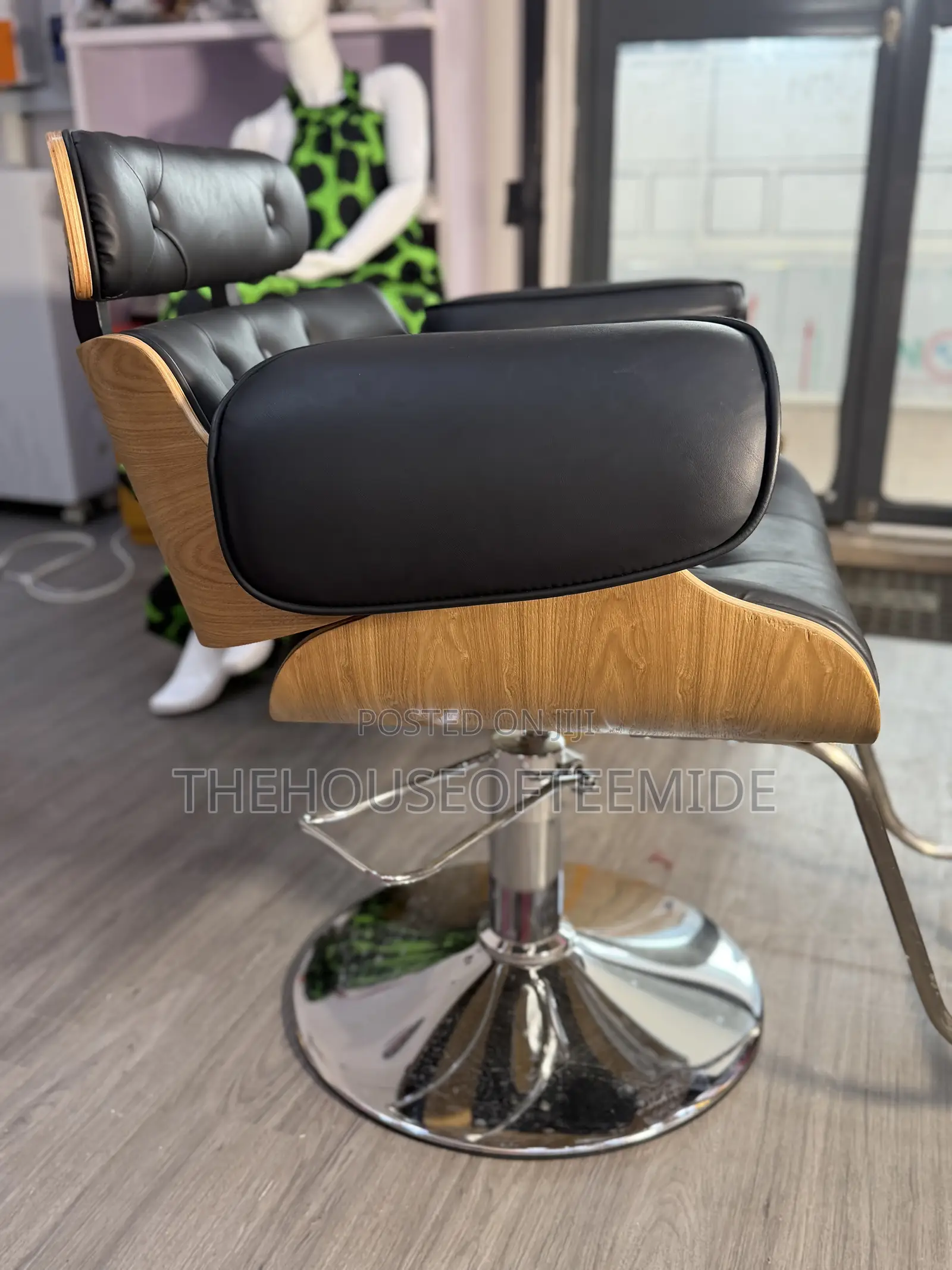 360 Vintage Salon Chair New Design