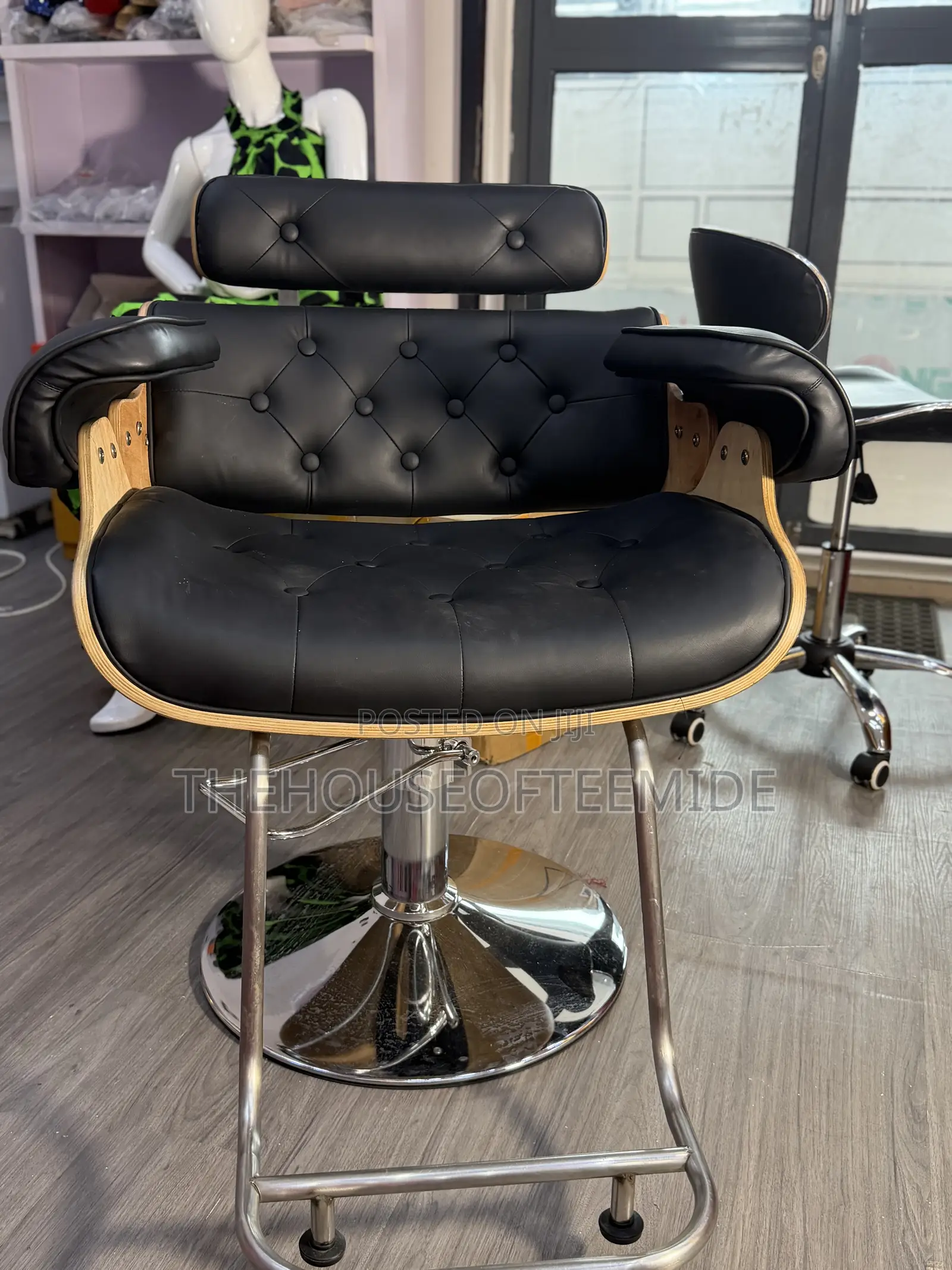 360 Vintage Salon Chair New Design