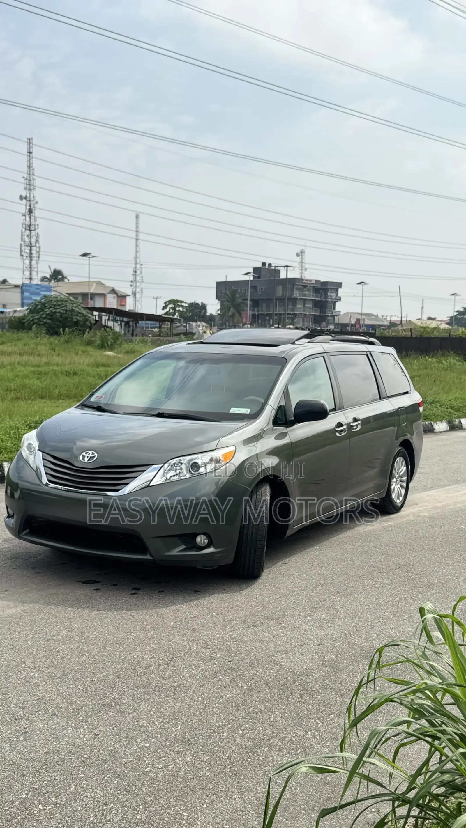 Toyota Sienna XLE 7-Passenger 4dr Minivan AWD (3.5L 6cyl 6A) 2014 Green