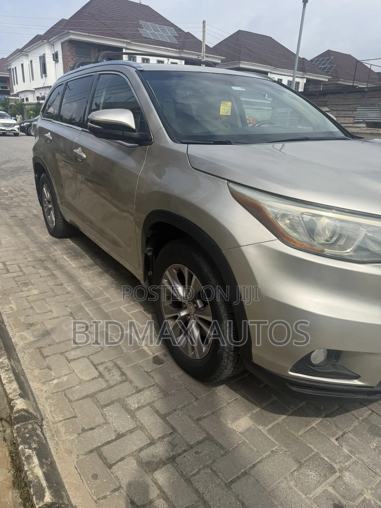 Toyota Highlander XLE 4dr SUV (3.5L 6cyl 6A) 2015 Beige
