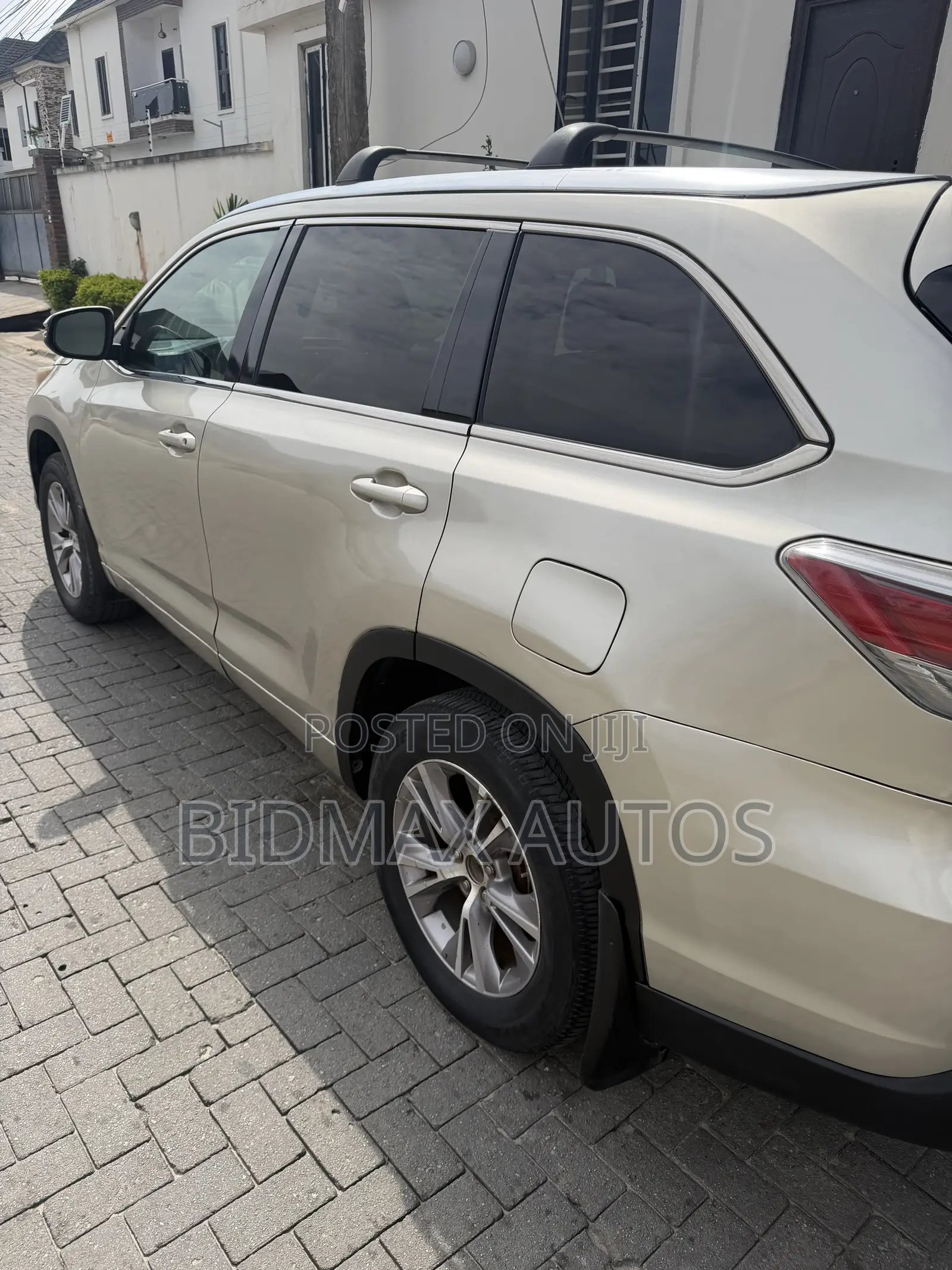 Toyota Highlander XLE 4dr SUV (3.5L 6cyl 6A) 2015 Beige
