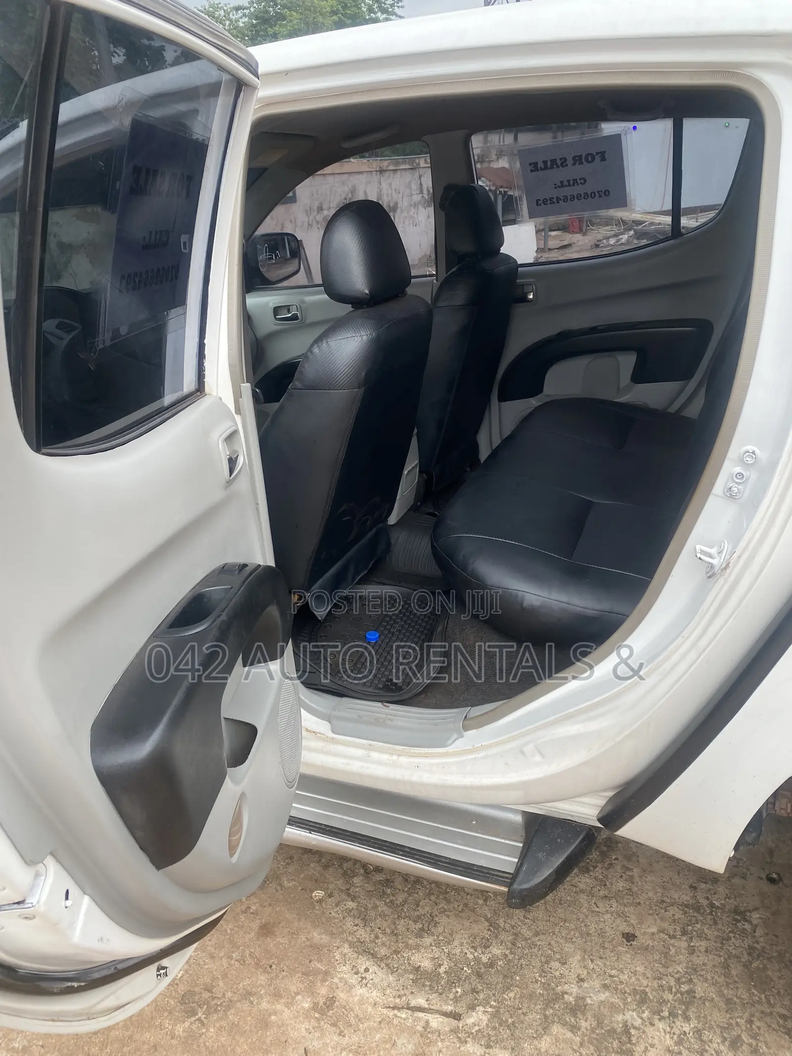 Mitsubishi L200 2012 White