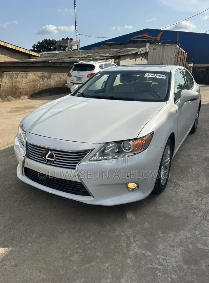 Lexus ES 350 FWD 2014 White