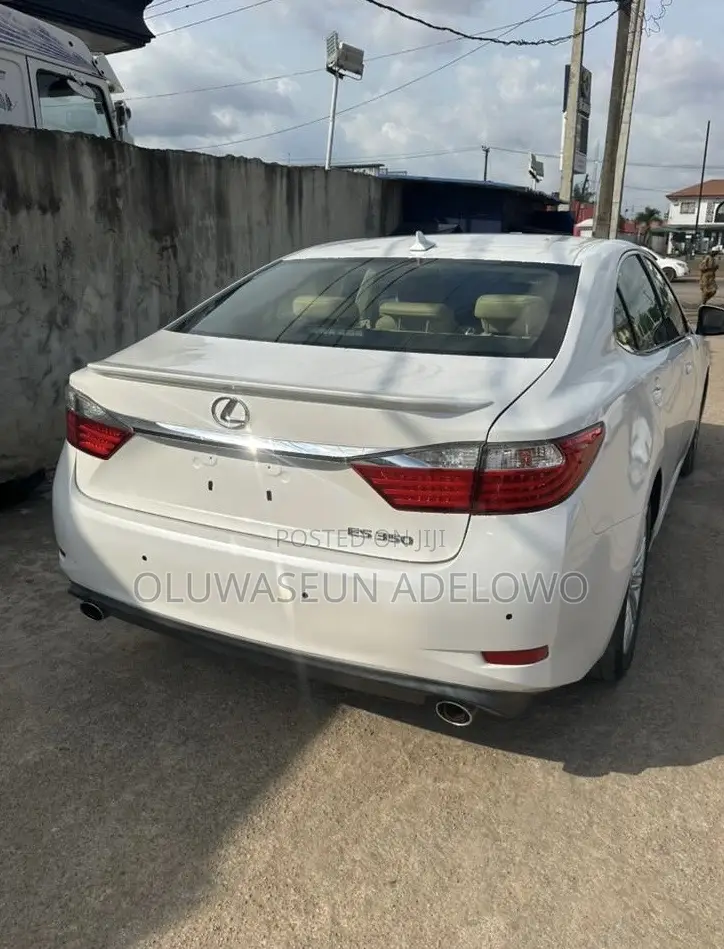 Lexus ES 350 FWD 2014 White