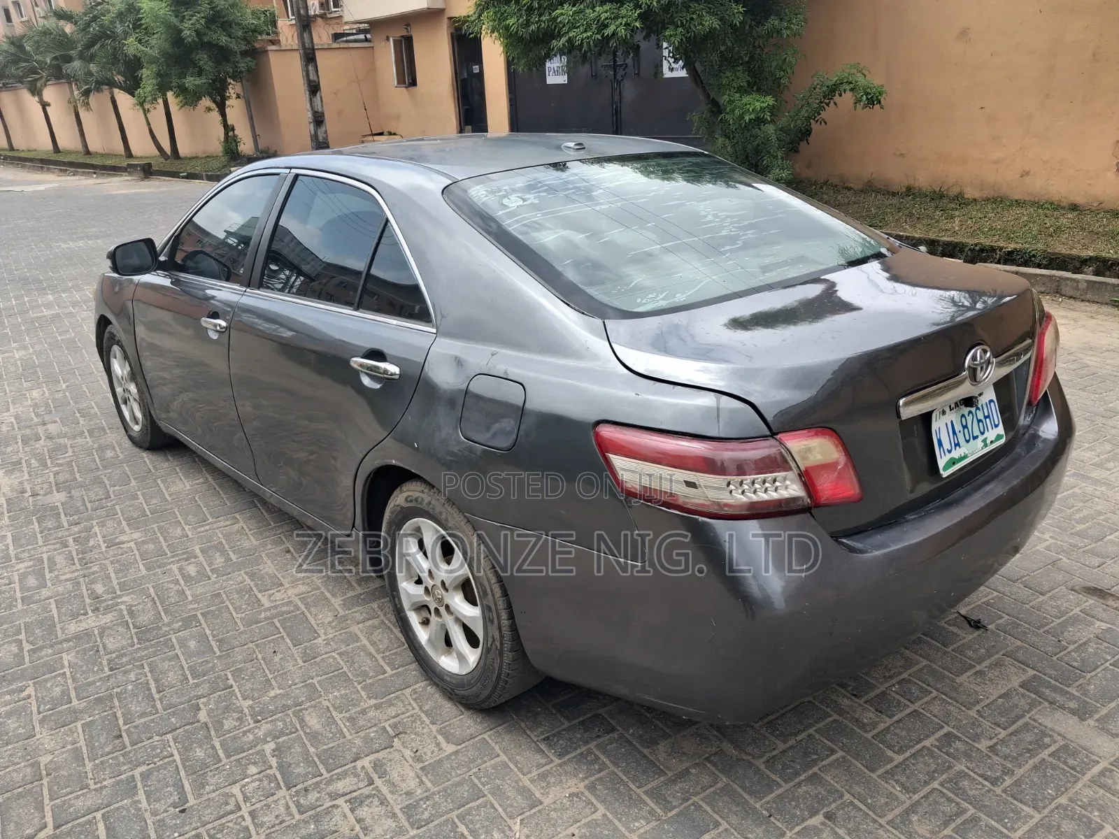 Toyota Camry 2011 Gray