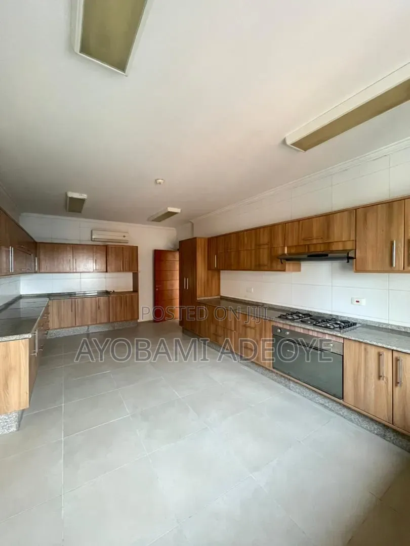 3bdrm Apartment in Bella Vista, Banana Island for sale