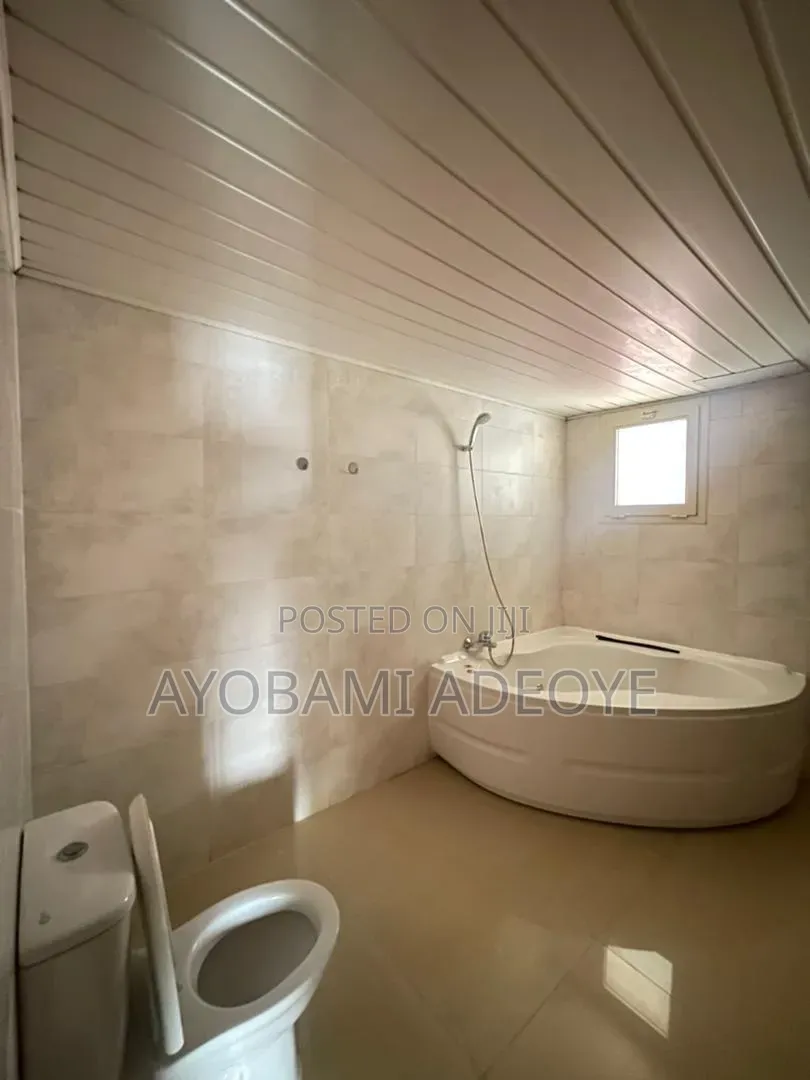 3bdrm Apartment in Bella Vista, Banana Island for sale
