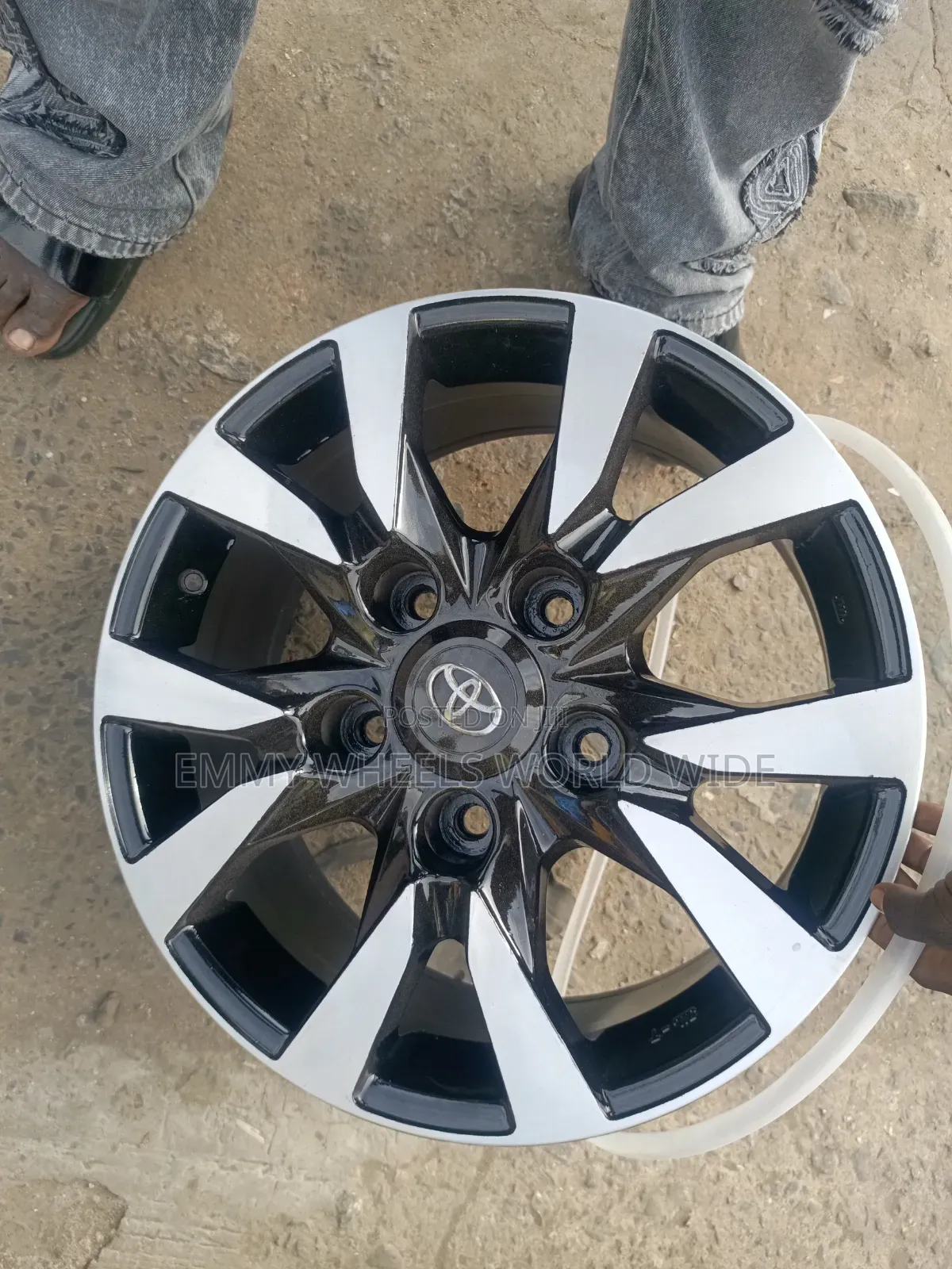 18inches for Toyota Lancruiser Small Cover 2018/19 Available as Seen