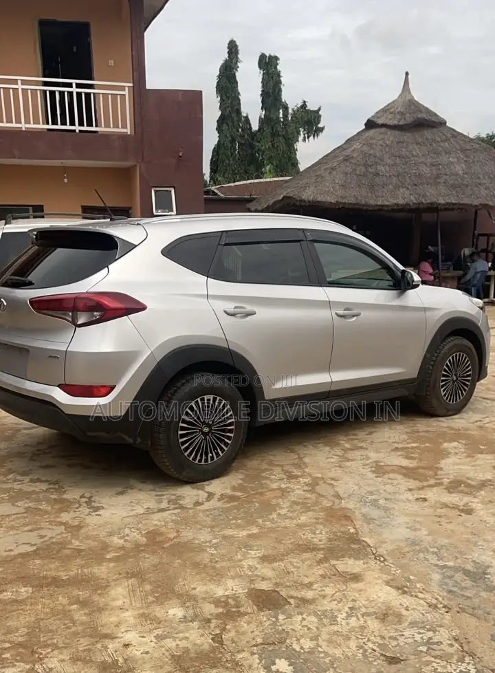 Hyundai Tucson Sport AWD 2016 Silver
