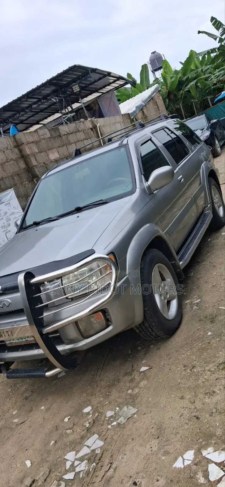Infiniti QX4 2002 Silver