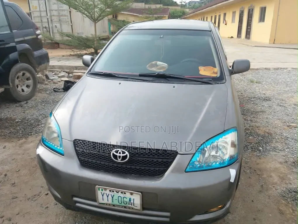Toyota Corolla 2005 Gray