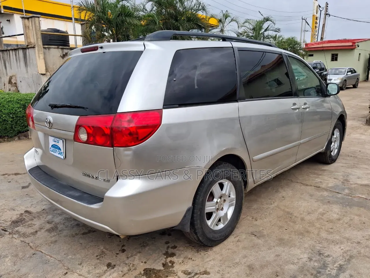 Toyota Sienna LE 2008 Gold