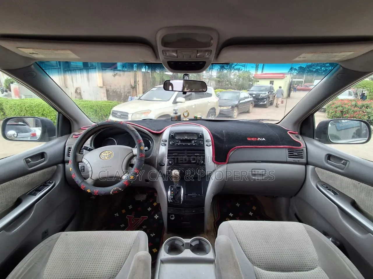Toyota Sienna LE 2008 Gold