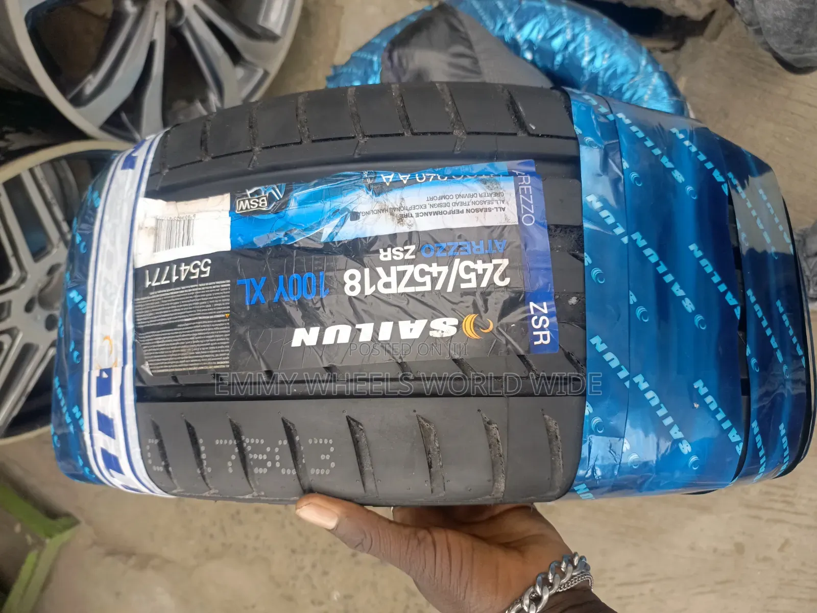 245/45r18 Suitable for Toyota Avalon 2014 Strong Lasting for Ur Safety