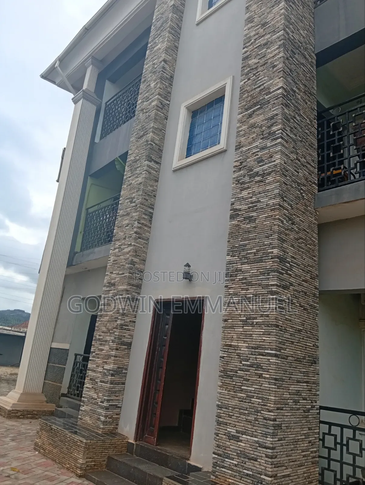 2bdrm Block of Flats in Engineering Dawaki for rent