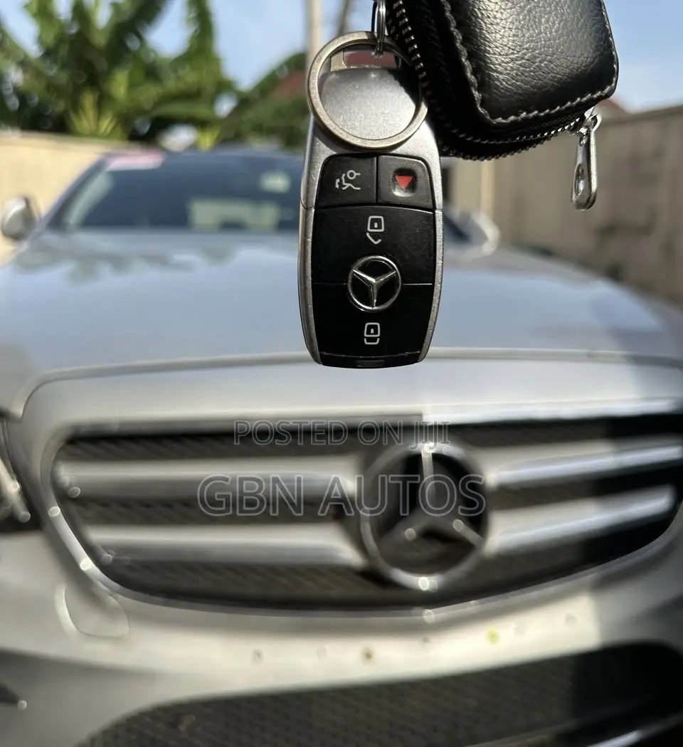 Mercedes-Benz E300 Base RWD Sedan (2.0L 4cyl 9A) 2017 Silver