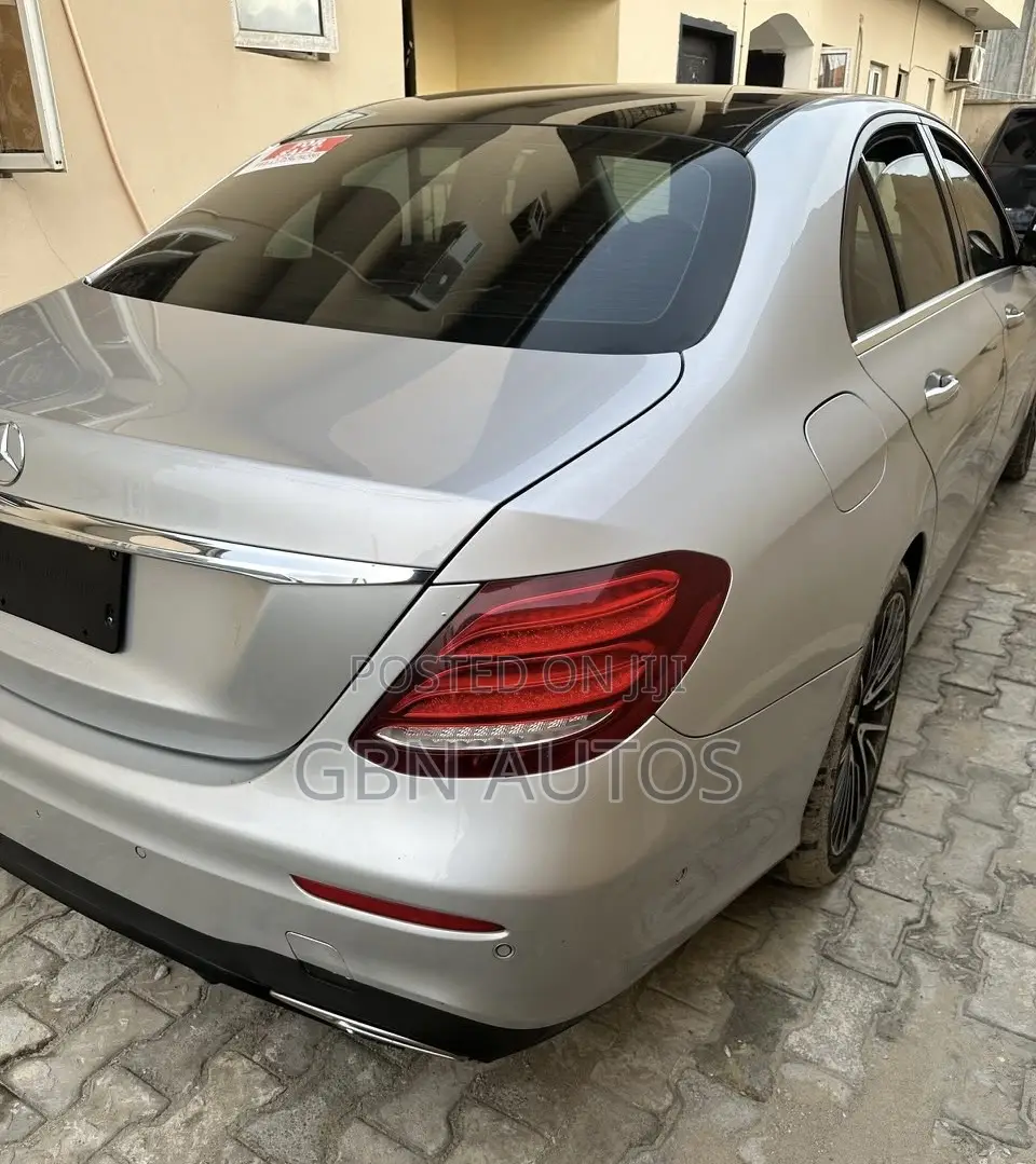 Mercedes-Benz E300 Base RWD Sedan (2.0L 4cyl 9A) 2017 Silver