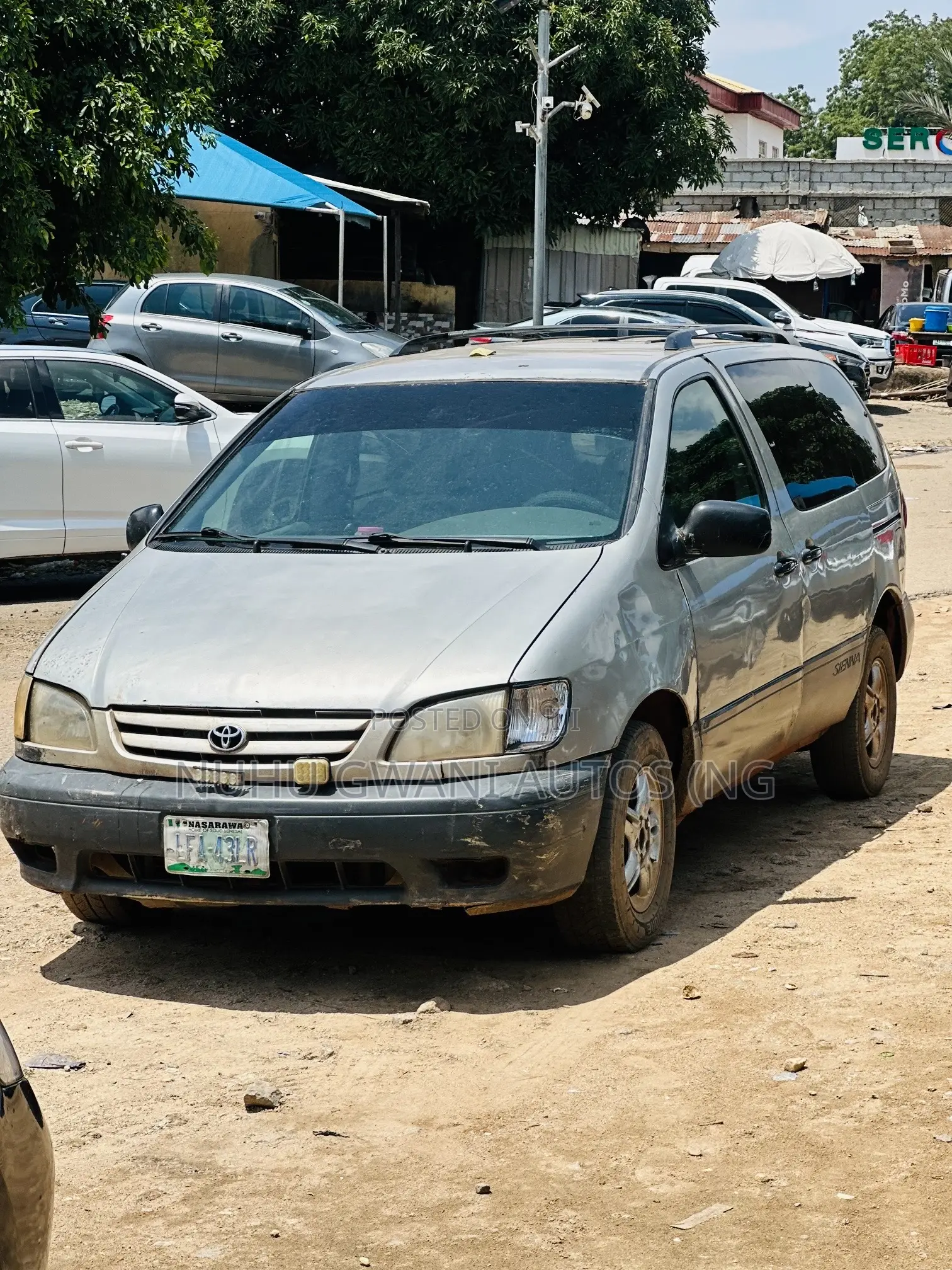 Toyota Sienna 2001 Silver
